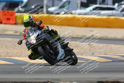 media/Apr-10-2022-SoCal Trackdays (Sun) [[f104b12566]]/Turn 2 (1135am)/